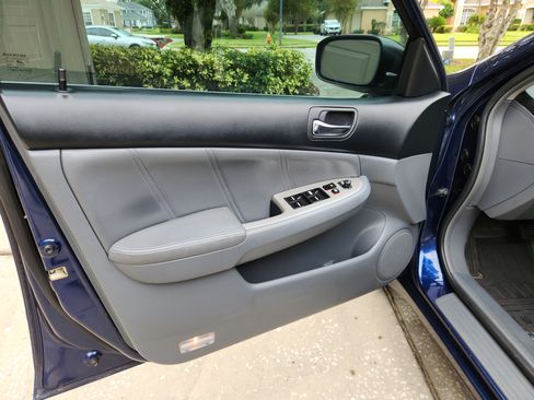 Used 2005 Honda Accord EX-L image 11