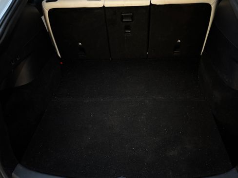 Used 2022 Tesla Model Y Long Range image 14