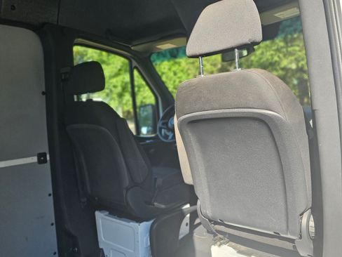 Used 2020 Freightliner Sprinter 2500 image 10