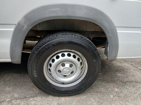 Used 2006 Dodge Sprinter 2500 w/ Comfort Seating Group image 10