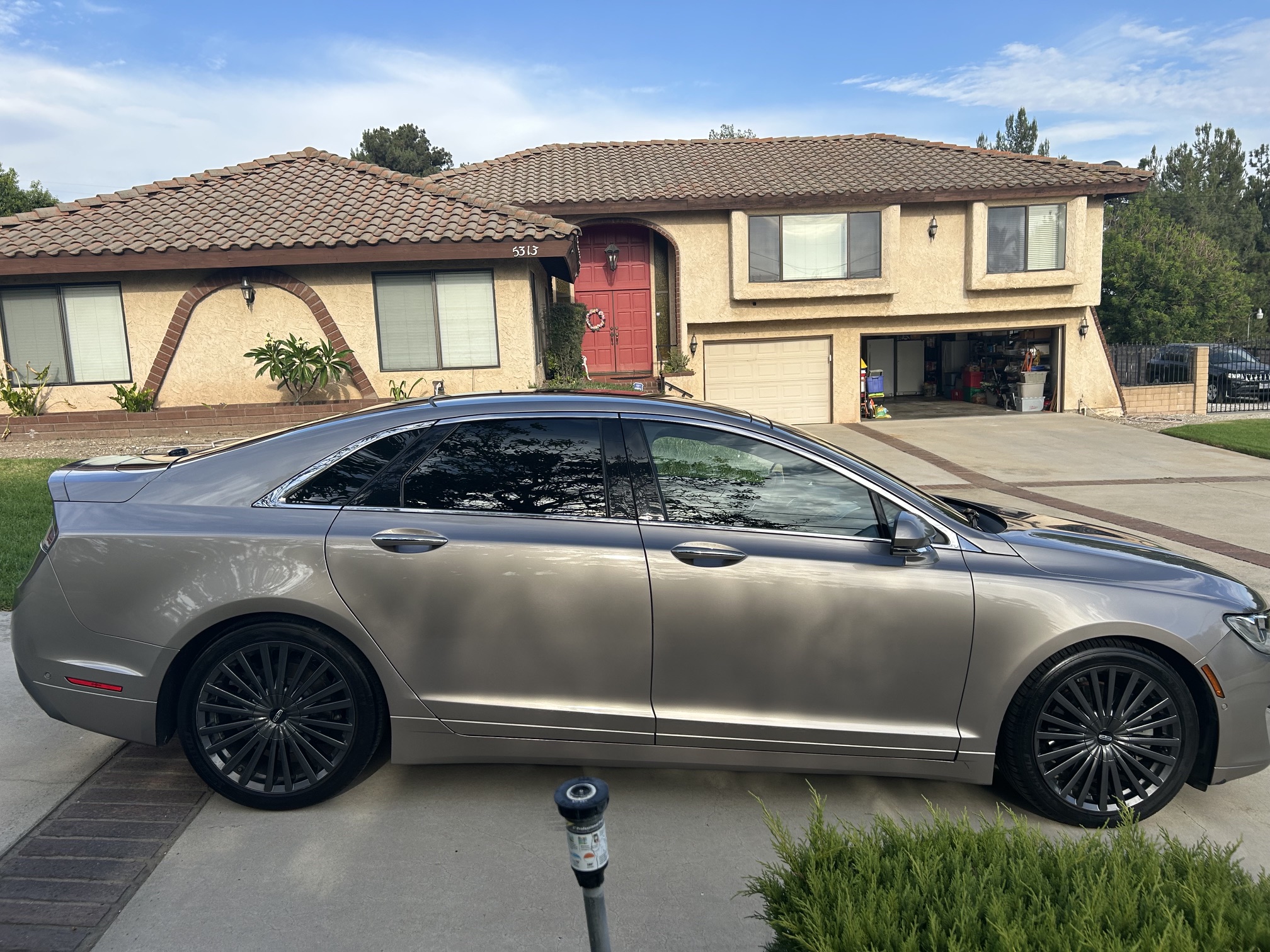 Used 2018 Lincoln MKZ Reserve w/ Luxury Package AWD/4WD image 2