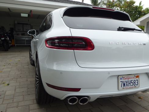 Used 2017 Porsche Macan Turbo image 14