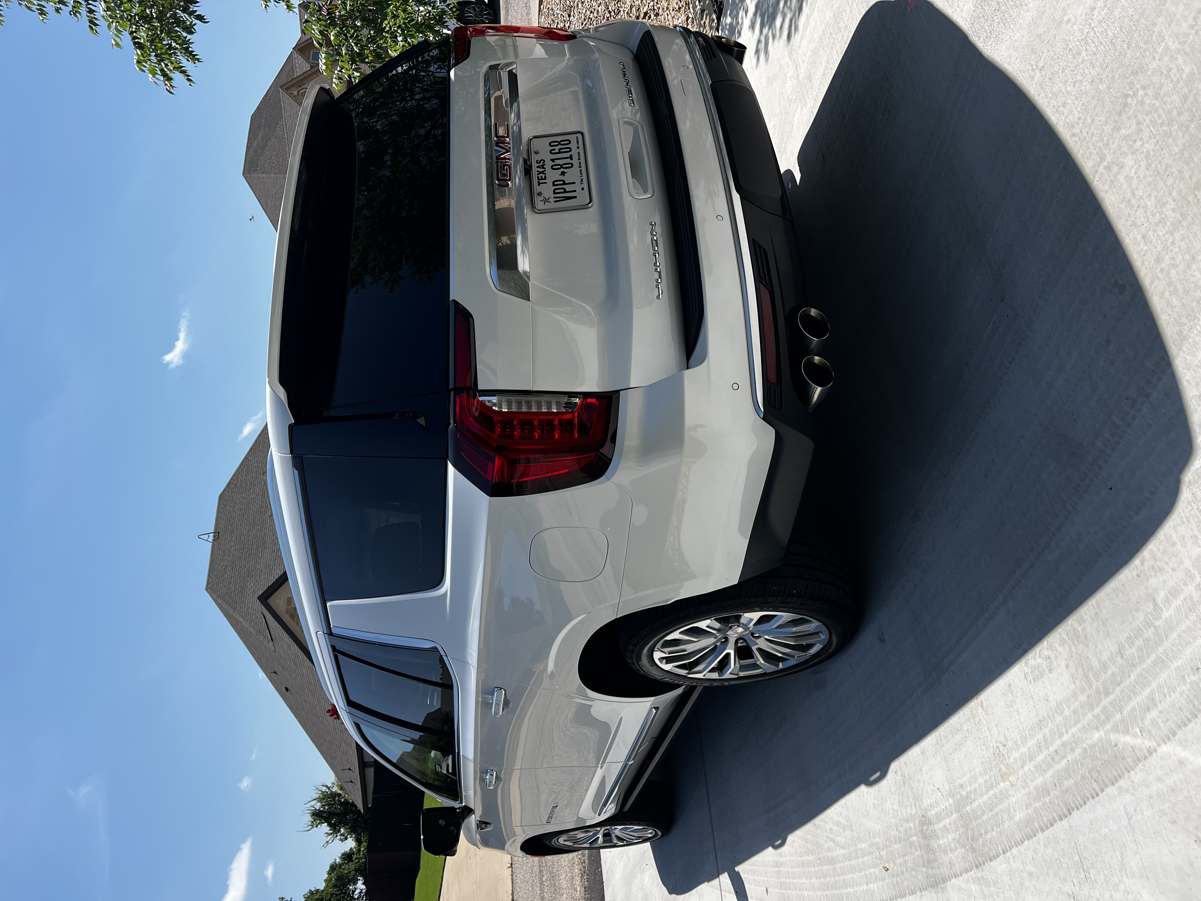 Used 2024 GMC Yukon Denali AWD/4WD image 28