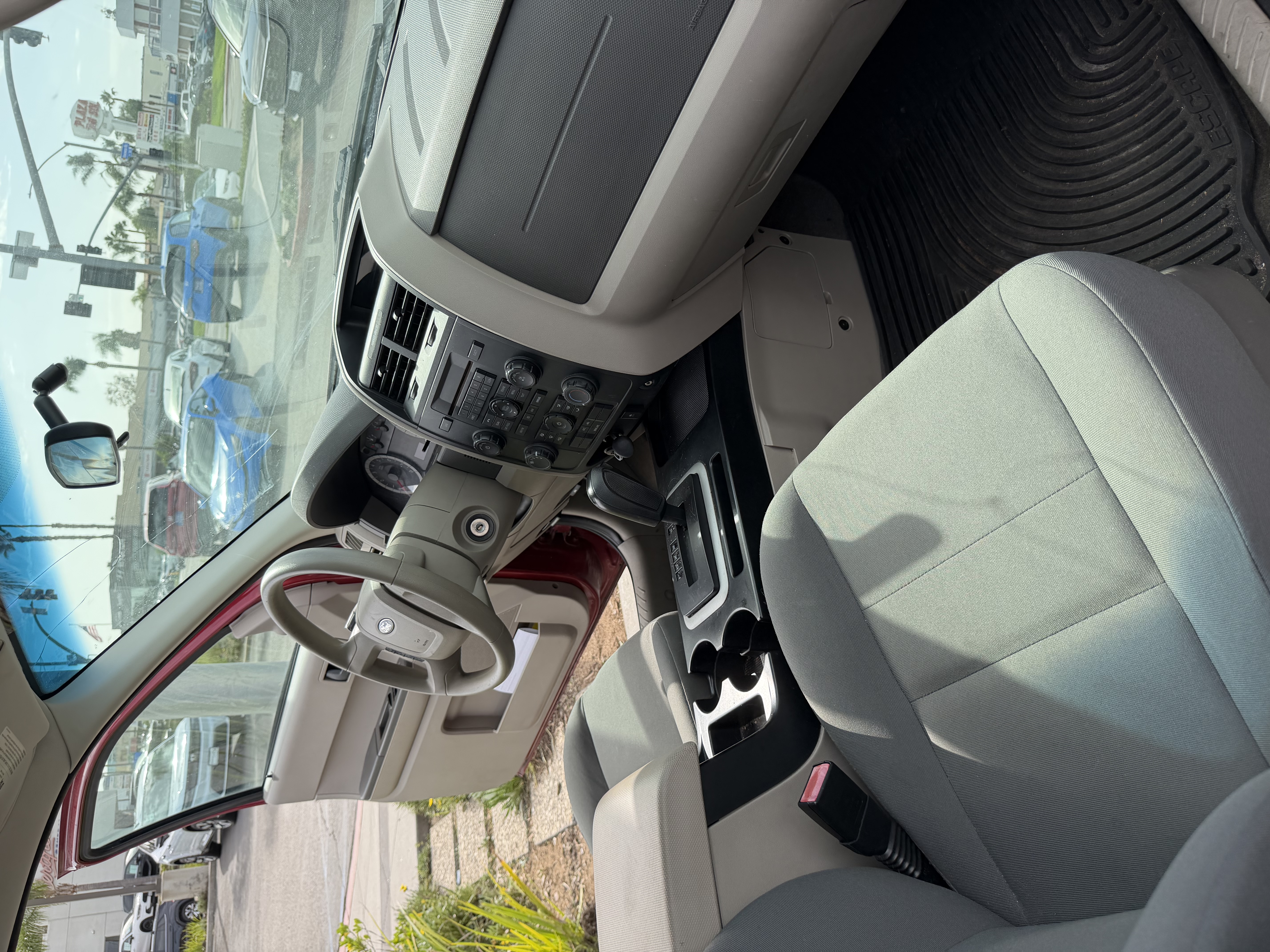 Used 2010 Ford Escape XLS AWD/4WD image 12
