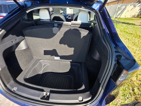 Used 2020 Tesla Model Y Performance image 14