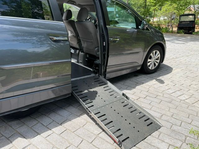 Used 2014 Honda Odyssey EX image 16