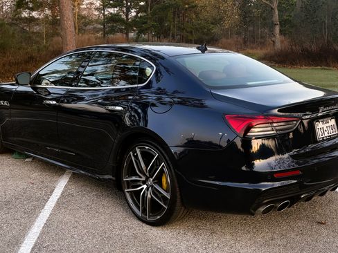 Used 2022 Maserati Quattroporte Modena image 13