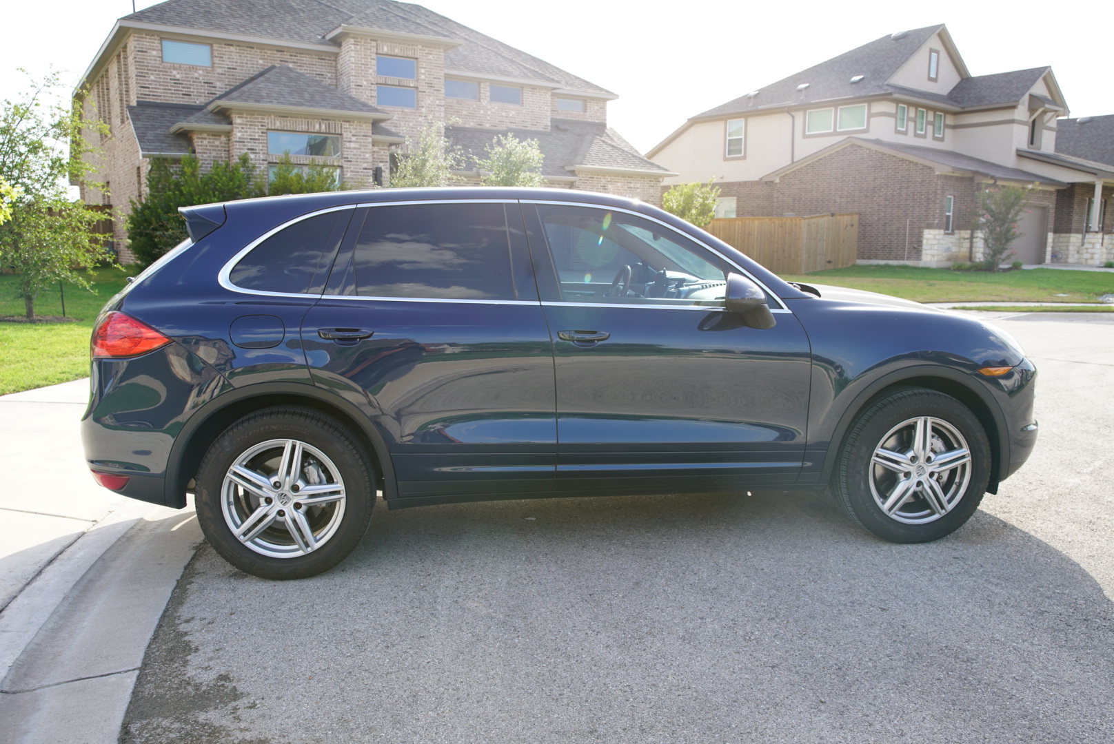 Used 2011 Porsche Cayenne S AWD/4WD image 4