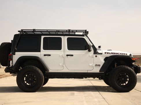 Used 2024 Jeep Wrangler Unlimited Rubicon w/ Capability Package image 5