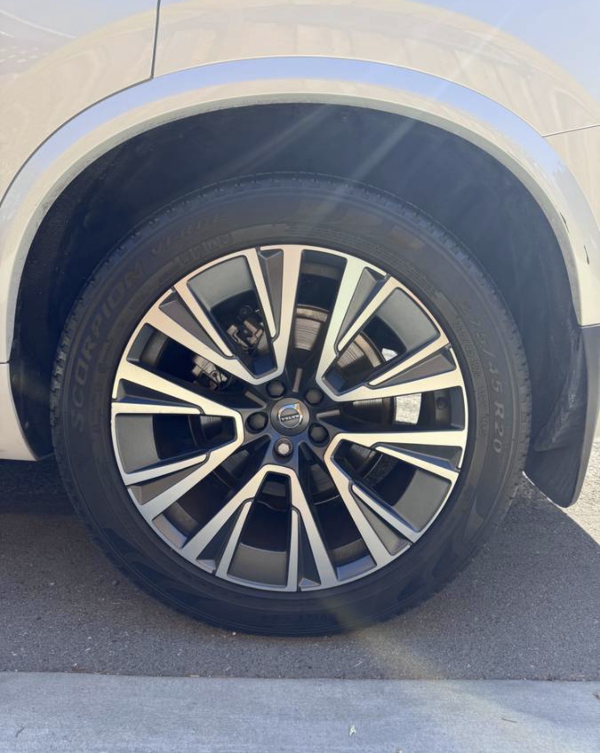 Used 2020 Volvo XC90 T6 Momentum AWD/4WD image 7