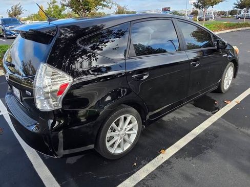 Used 2012 Toyota Prius V Five image 11