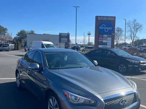 Used 2017 INFINITI Q50 3.0t Premium image 2