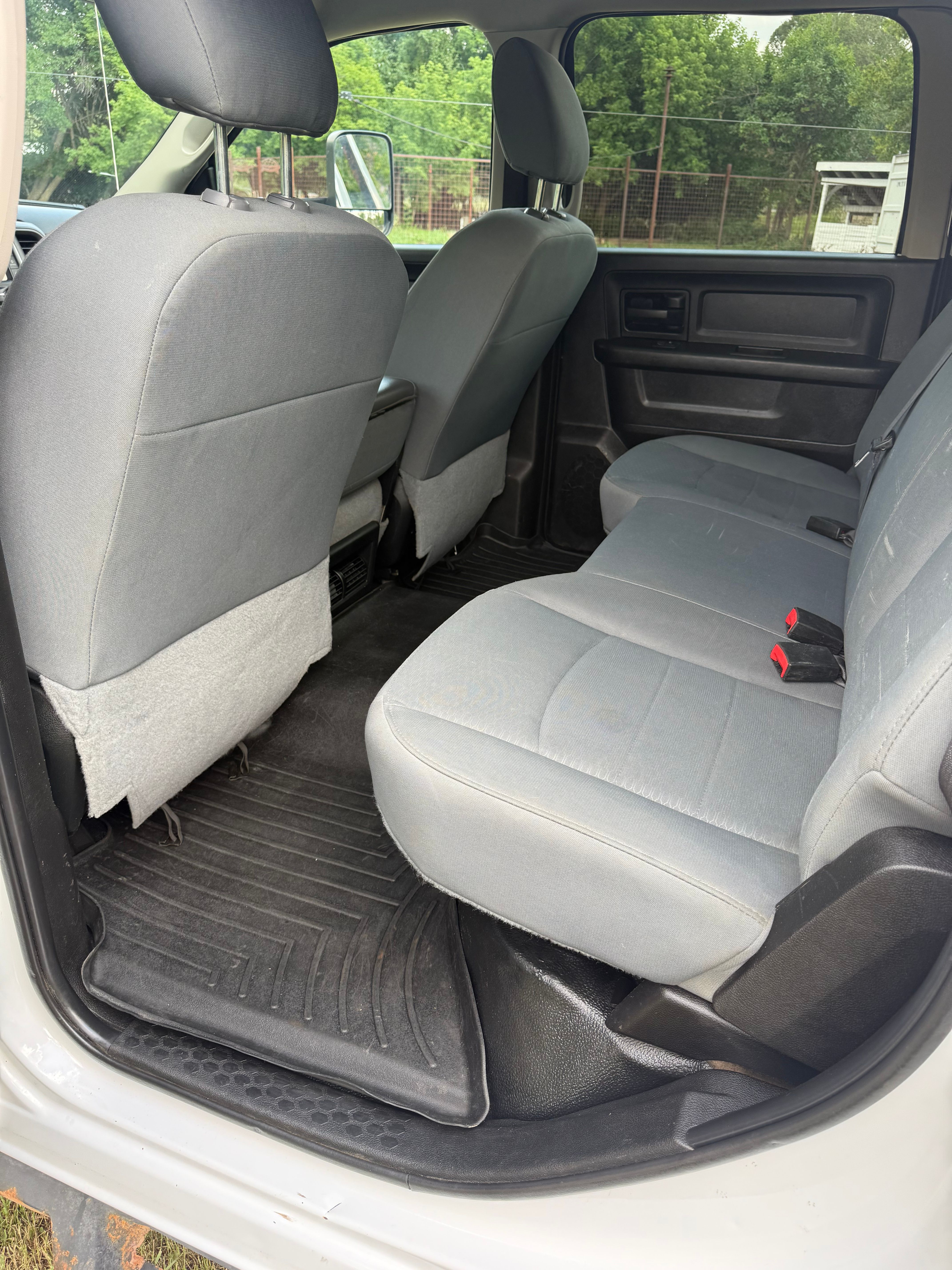 Used 2018 RAM 3500 Tradesman w/ Chrome Appearance Group AWD/4WD image 9