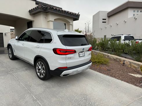 Used 2021 BMW X5 sDrive40i w/ Premium Package 2 image 2