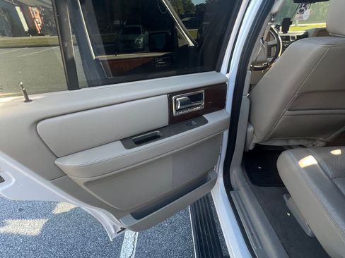 Used 2013 Lincoln Navigator 2WD w/ HD Trailer Tow Pkg image 15