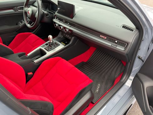 Used 2025 Honda Civic Type R image 31