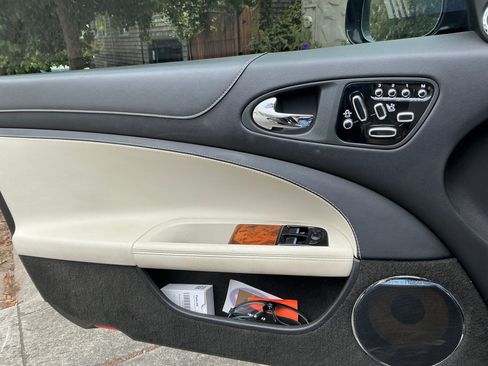 Used 2015 Jaguar XK R RWD image 10