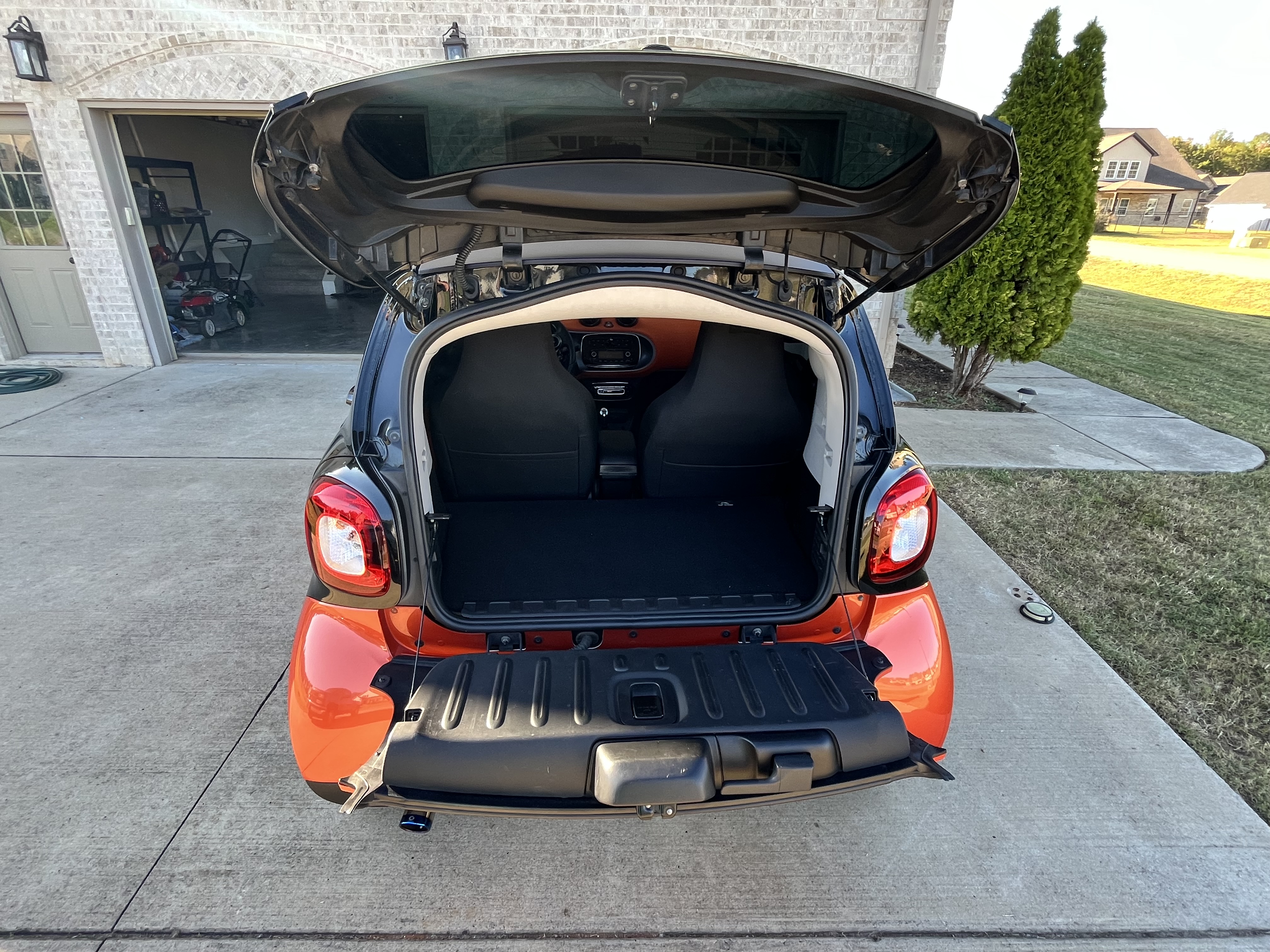 Used 2016 smart fortwo passion RWD image 9