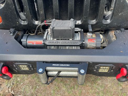 Used 2013 Jeep Wrangler Unlimited Rubicon w/ Connectivity Group image 20