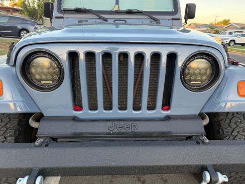Used 2000 Jeep Wrangler Sport AWD/4WD image 4