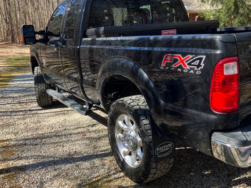 Used 2015 Ford F350 Lariat w/ Lariat Interior Package image 5