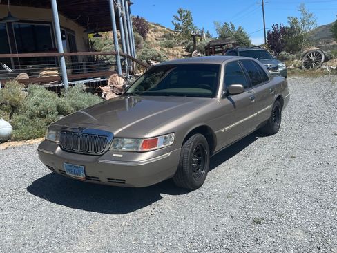 Used 2001 Mercury Grand Marquis LS image 2