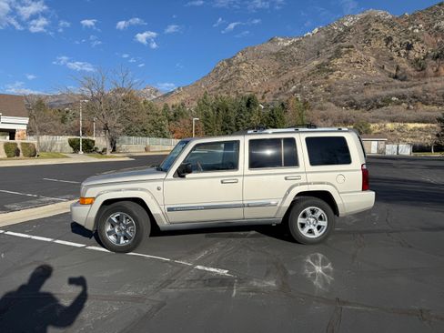 Used 2007 Jeep Commander Limited image 2