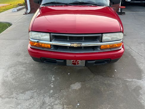 Used 1998 Chevrolet S10 Pickup 2WD Regular Cab w/ Preferred Equipment Group image 8