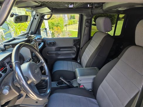 Used 2007 Jeep Wrangler Unlimited Rubicon w/ Dual Top Group image 14