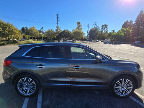 Used 2017 Lincoln MKX Reserve image 10
