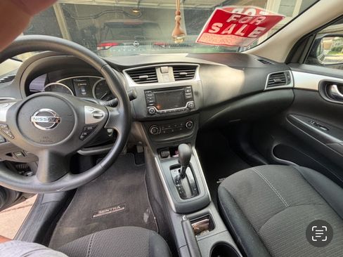 Used 2018 Nissan Sentra S w/ S Midnight Style Package image 10