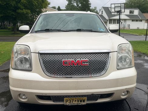 Used 2012 GMC Yukon XL Denali AWD/4WD image 2