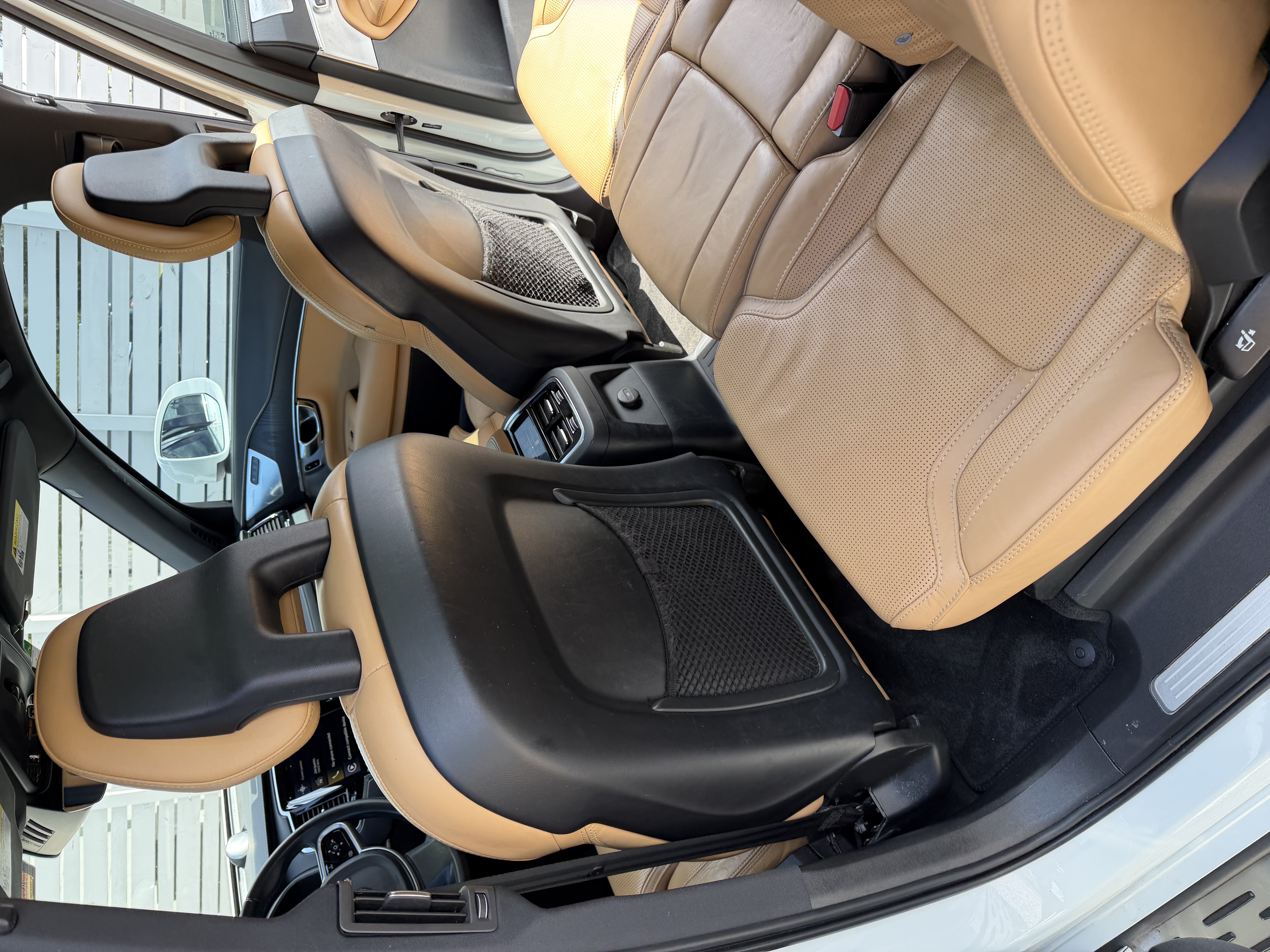 Used 2021 Volvo XC90 T8 Inscription w/ Advanced Package AWD/4WD image 6