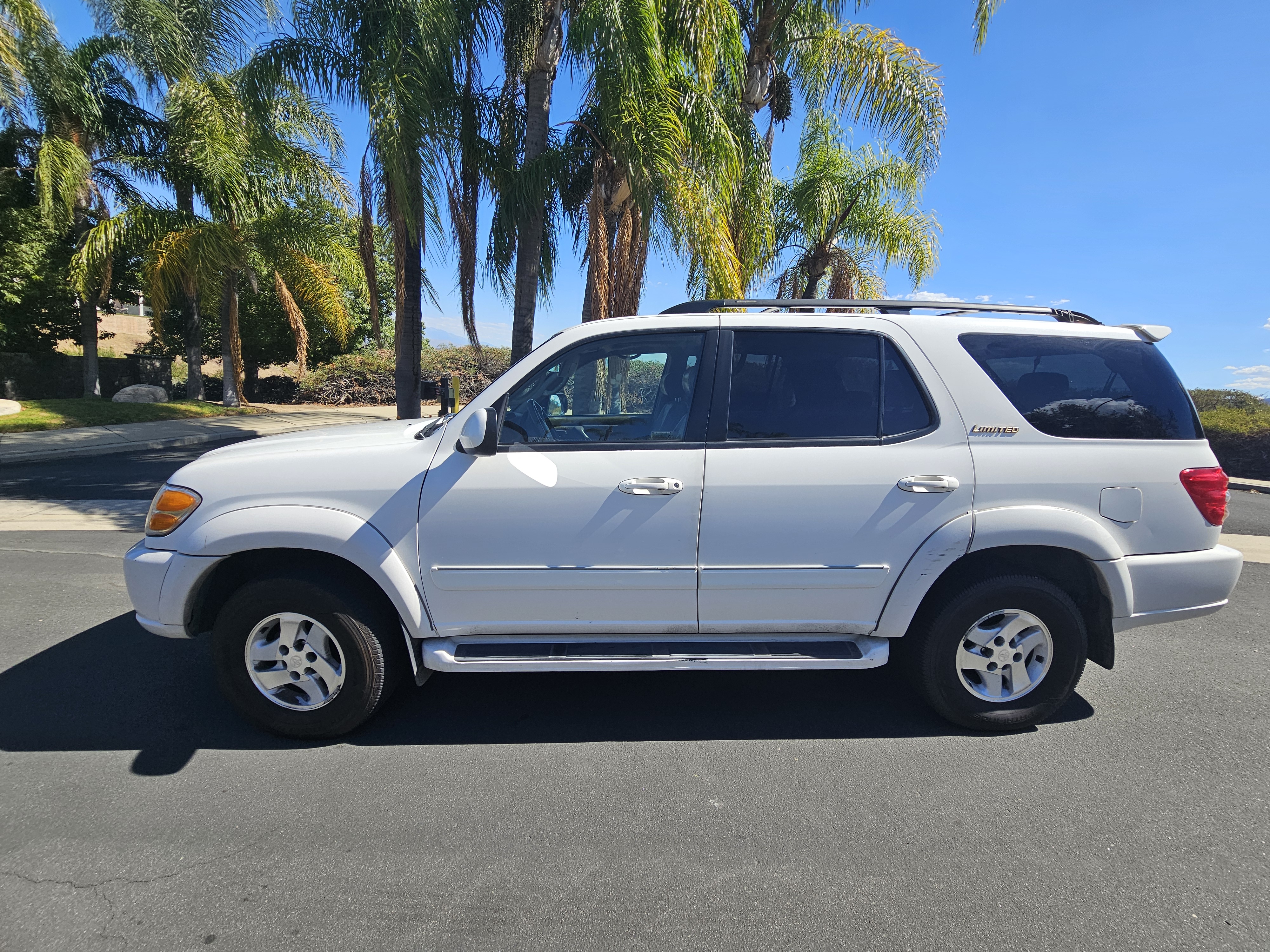 Used 2002 Toyota Sequoia Limited RWD image 4
