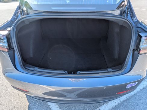 Used 2018 Tesla Model 3 Long Range image 17