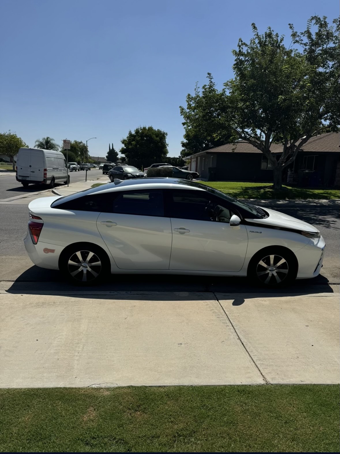 Used 2018 Toyota Mirai FWD image 2