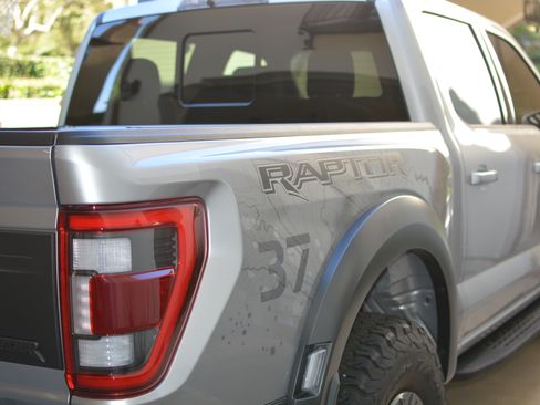 Used 2022 Ford F150 Raptor w/ Raptor 37 Performance Package AWD/4WD image 2