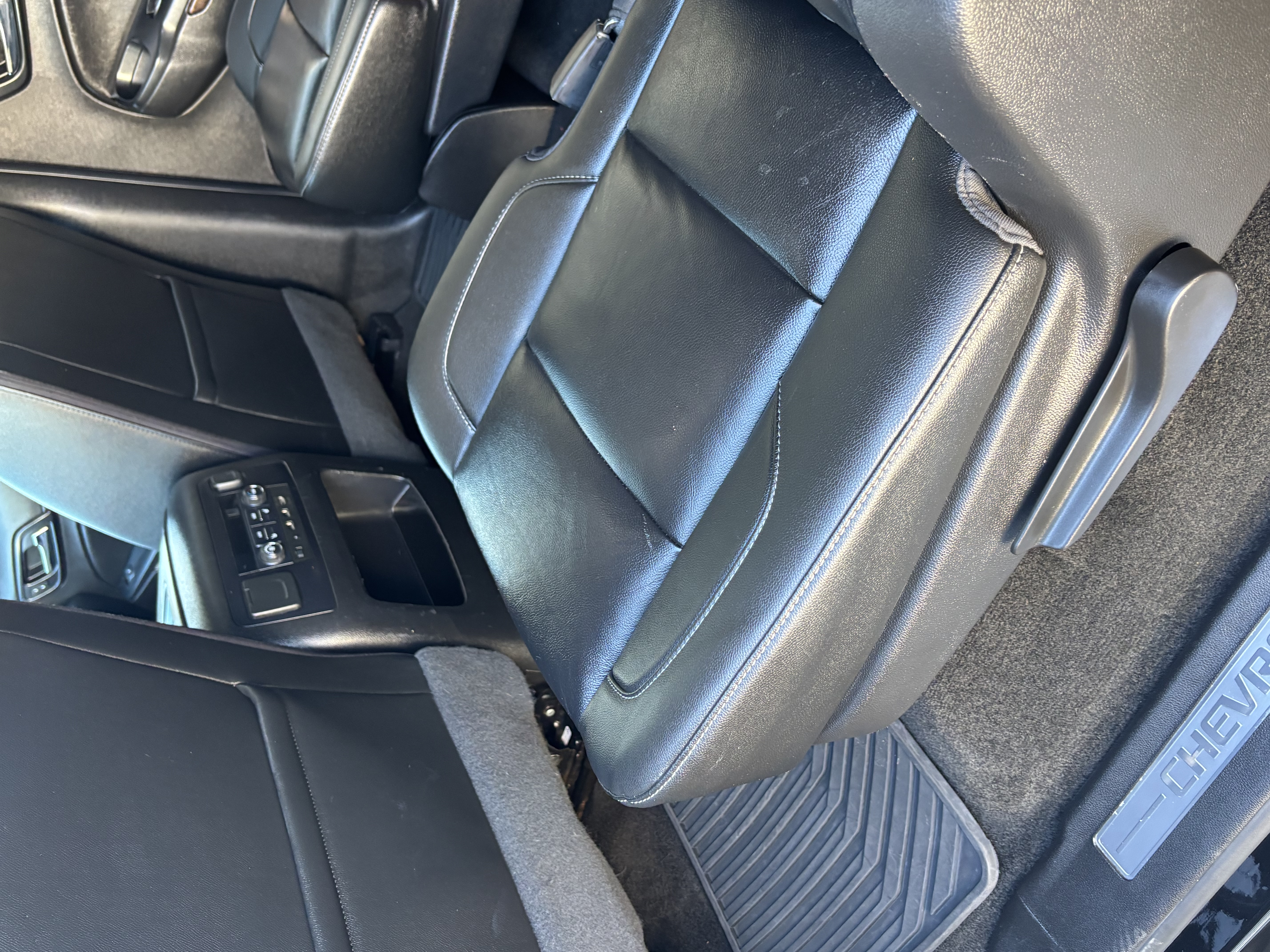 Used 2018 Chevrolet Suburban LT AWD/4WD image 10