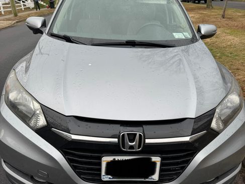 Used 2018 Honda HR-V EX image 4
