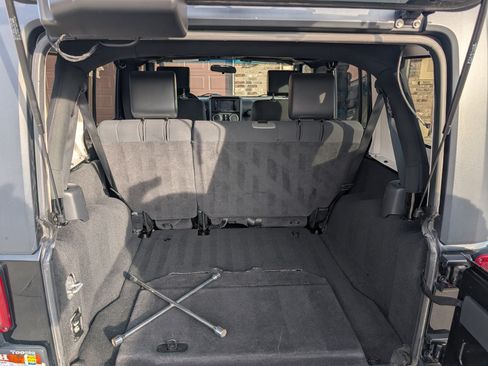 Used 2010 Jeep Wrangler Unlimited Sport image 9