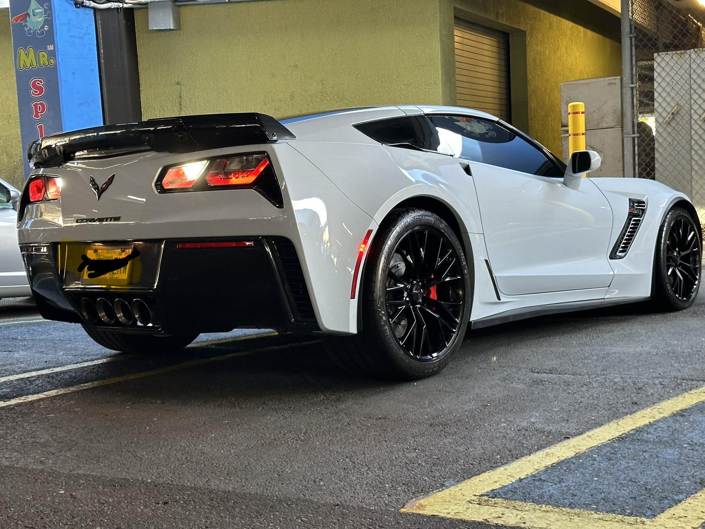 Used 2019 Chevrolet Corvette Z06 RWD image 23