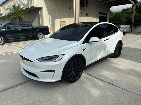 Used 2022 Tesla Model X Plaid image 16