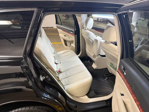 Used 2012 Subaru Outback 2.5i Limited w/ Moonroof Pkg image 8