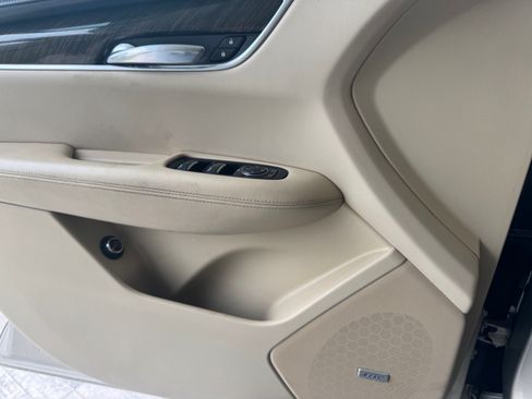 Used 2017 Cadillac XT5 FWD image 17