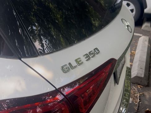 Used 2022 Mercedes-Benz GLE 350 4MATIC image 11