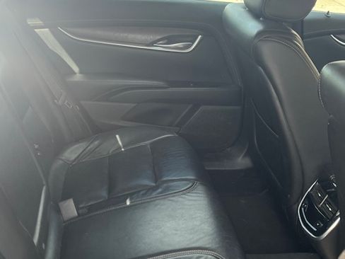 Used 2019 Cadillac XTS Luxury image 10