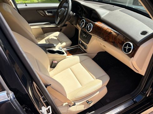 Used 2013 Mercedes-Benz GLK 350 2WD image 2