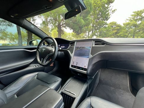 Used 2016 Tesla Model S 60D image 21