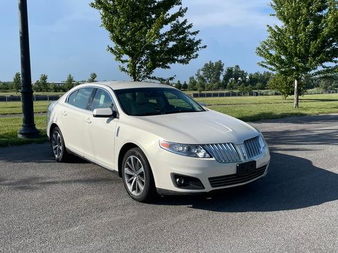 Used 2009 Lincoln MKS FWD image 4