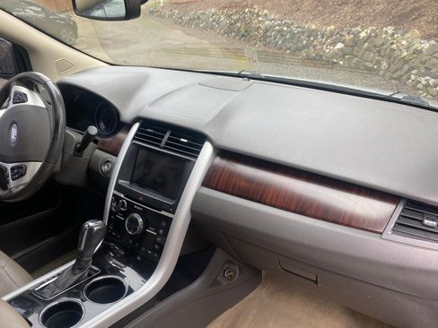 Used 2011 Ford Edge Limited image 9